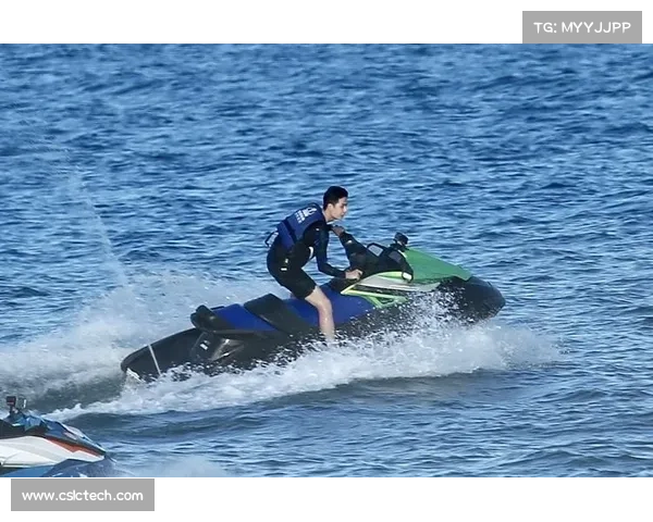 摩托艇世锦赛王一博首度亮相中国队表现不凡成功跻身前十 摩托艇世锦赛王一博首度亮相中国队表现不凡成功跻身前十